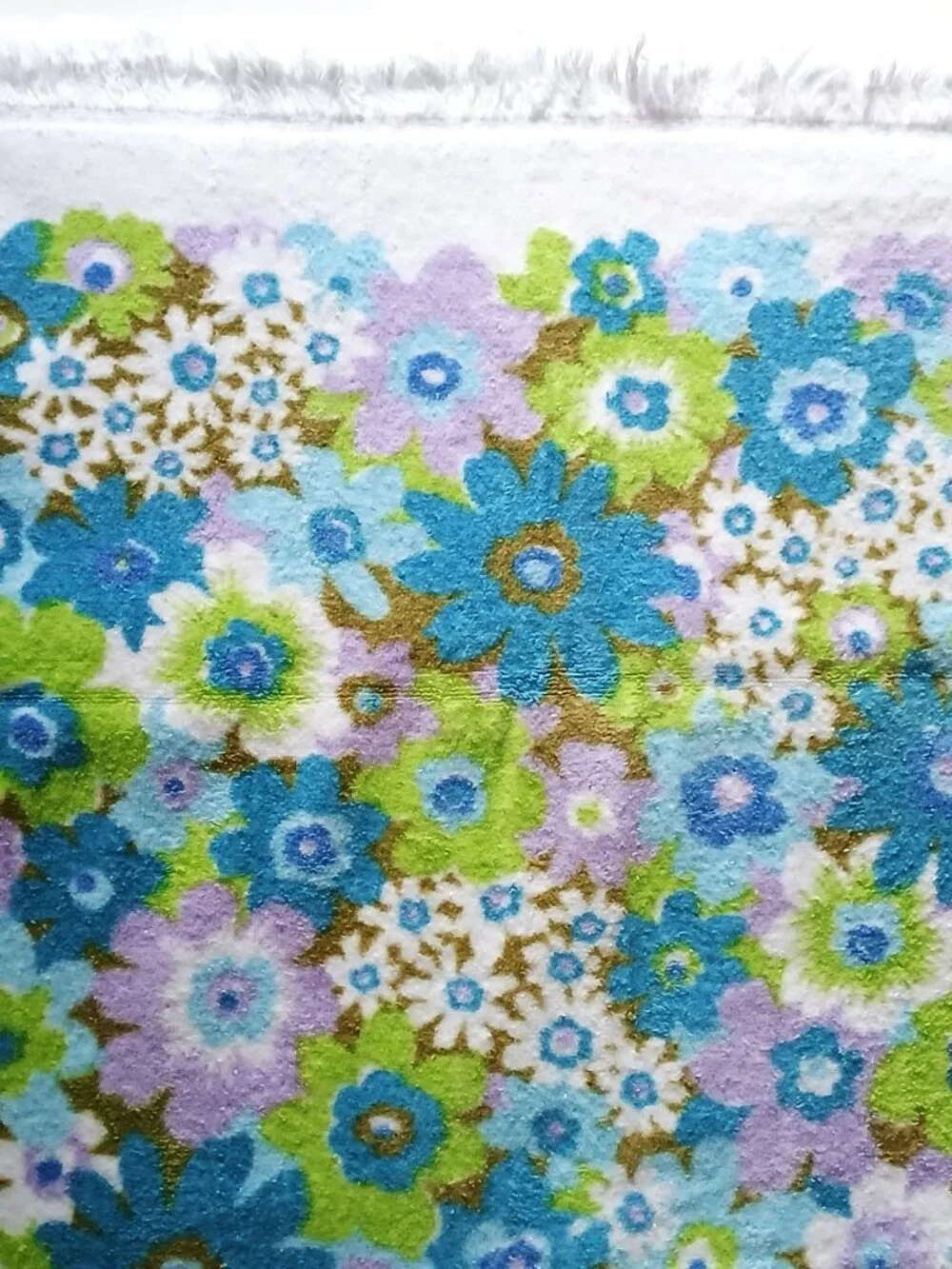Vintage Mod Floral Springmaid Bath Towels - 1970s Flower Power, Pair